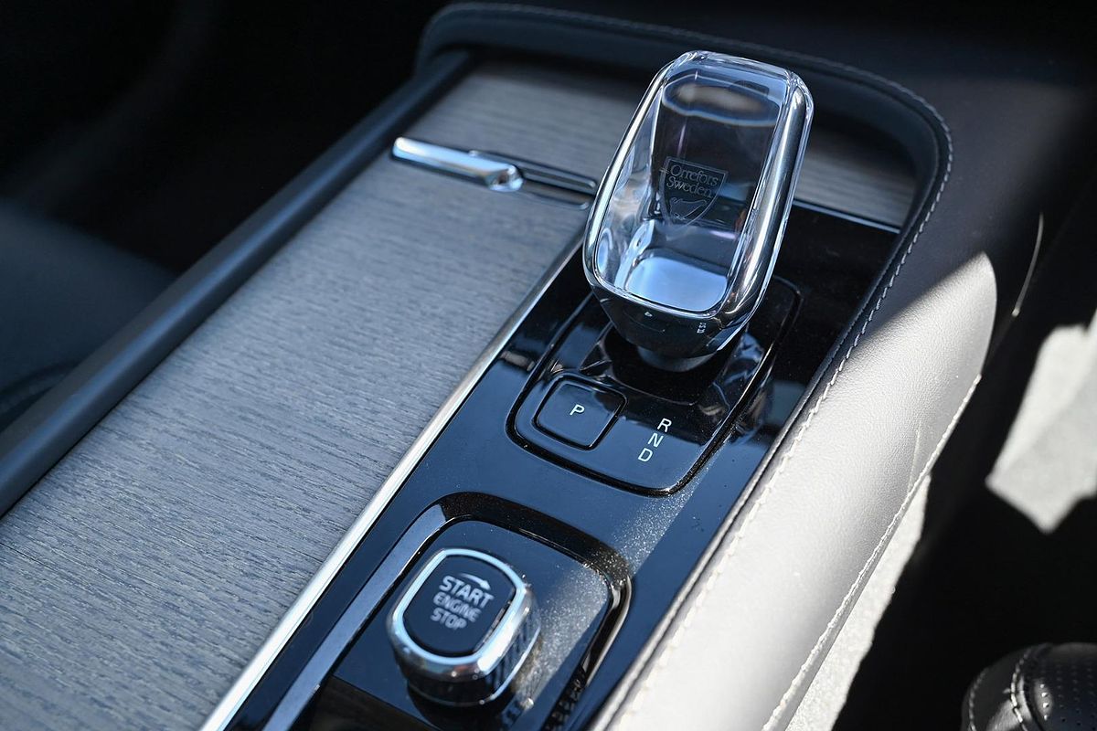 2024 Volvo XC90 Ultra T8 Plug-In Hybrid