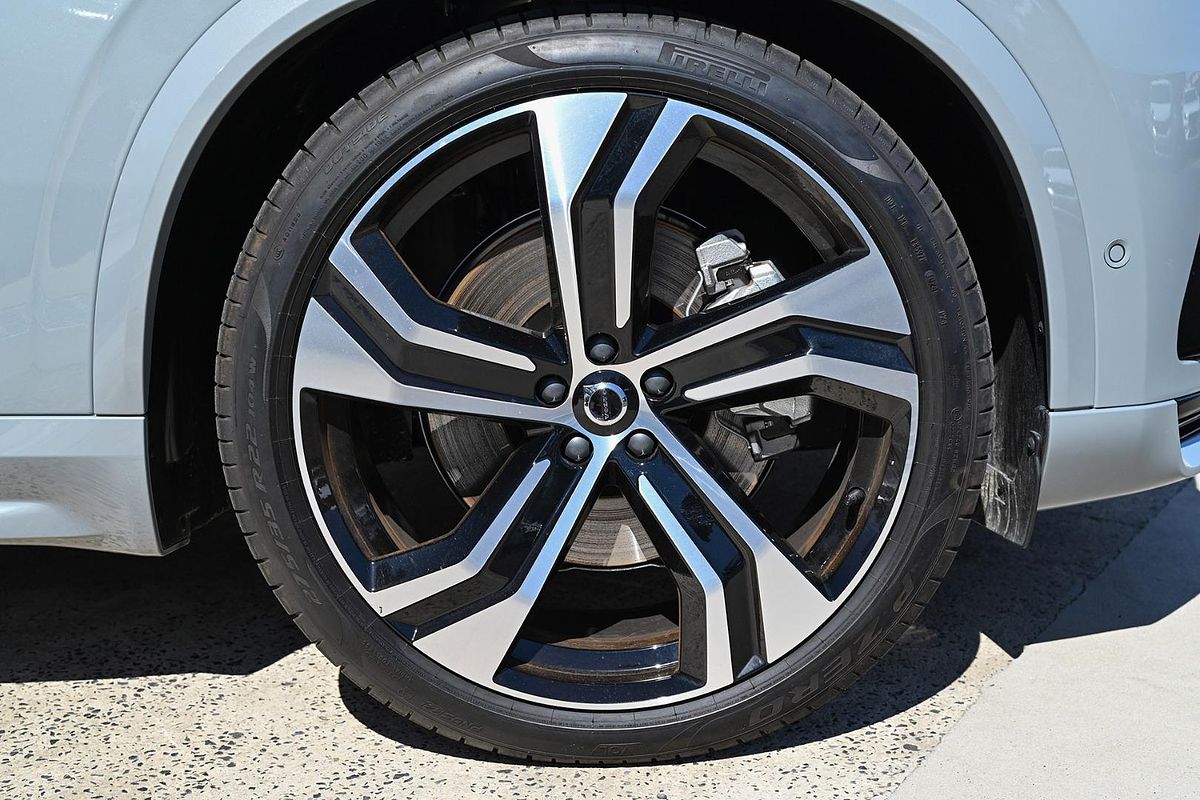 2024 Volvo XC90 Ultra T8 Plug-In Hybrid