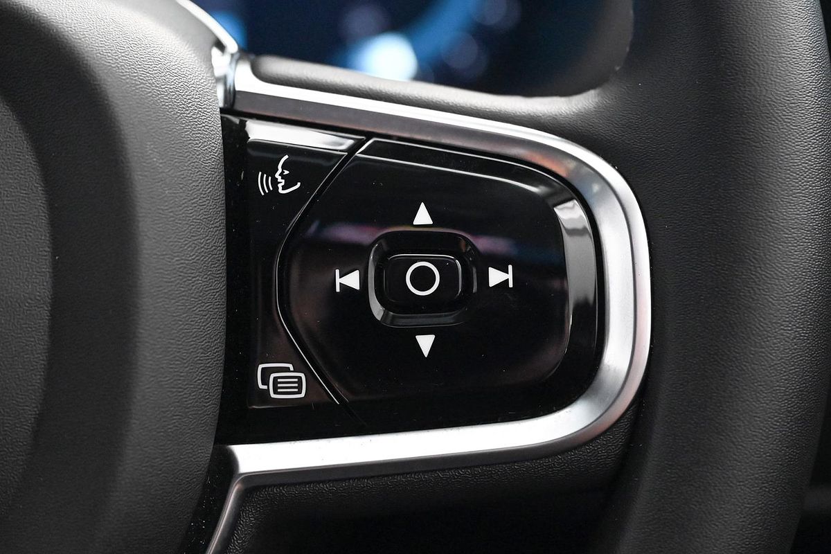 2023 Volvo XC60 Ultimate B6 Dark