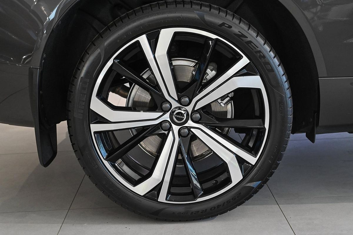 2023 Volvo XC60 Ultimate B6 Dark