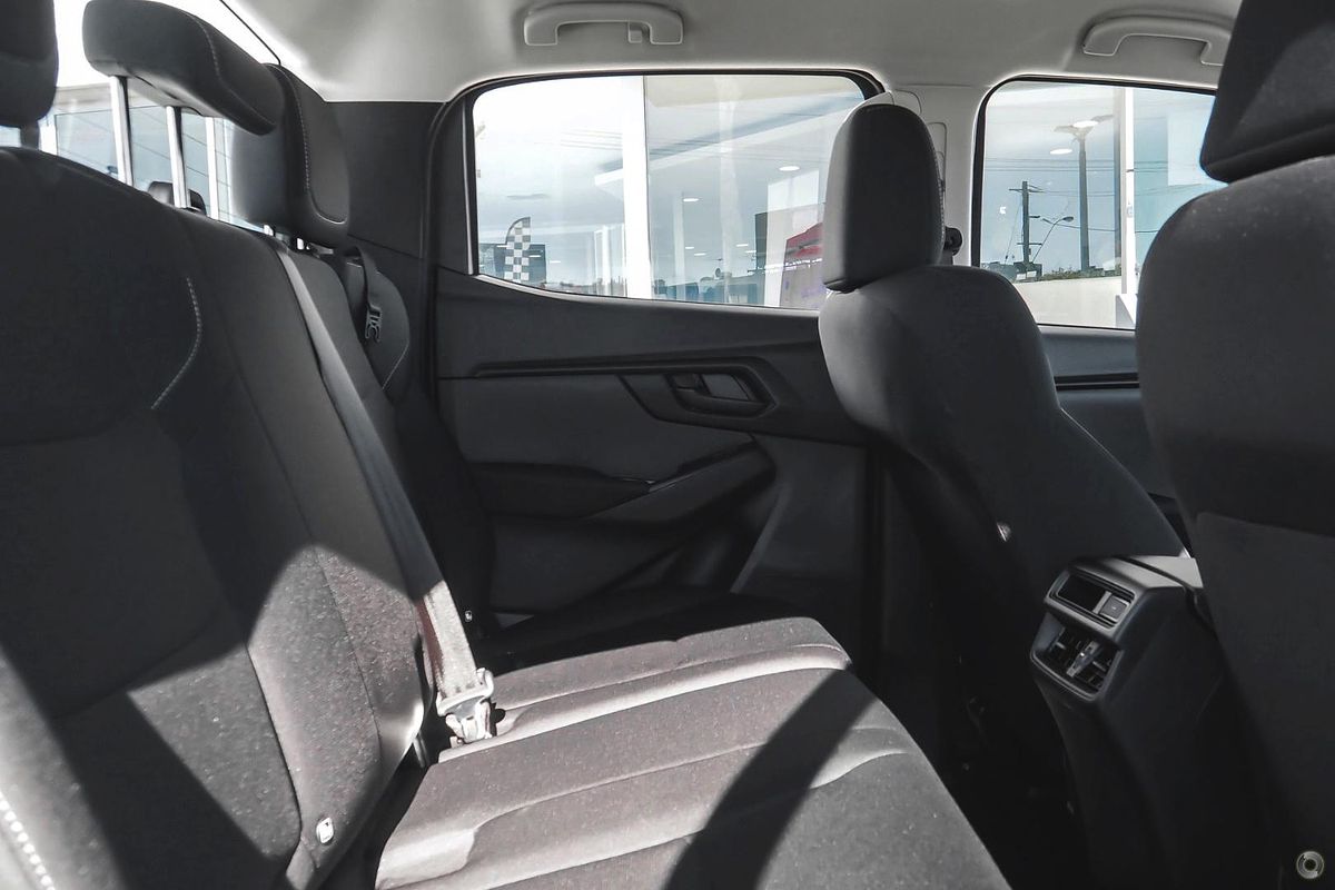 2024 Isuzu D-MAX SX High Ride Rear Wheel Drive