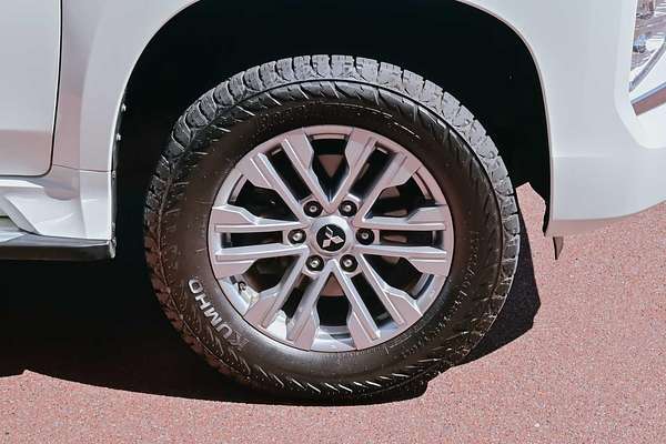 2022 Mitsubishi Pajero Sport GLX QF