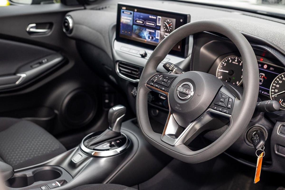2024 Nissan JUKE ST F16