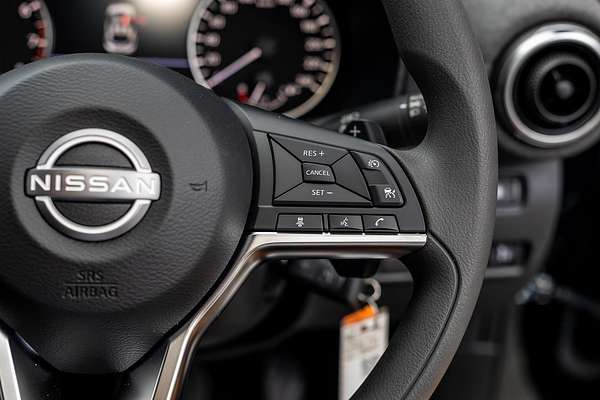 2024 Nissan JUKE ST F16