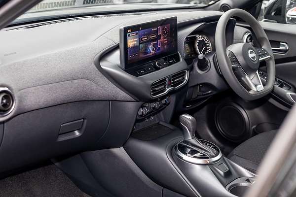 2024 Nissan JUKE ST F16