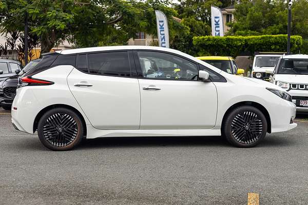 2023 Nissan LEAF ZE1