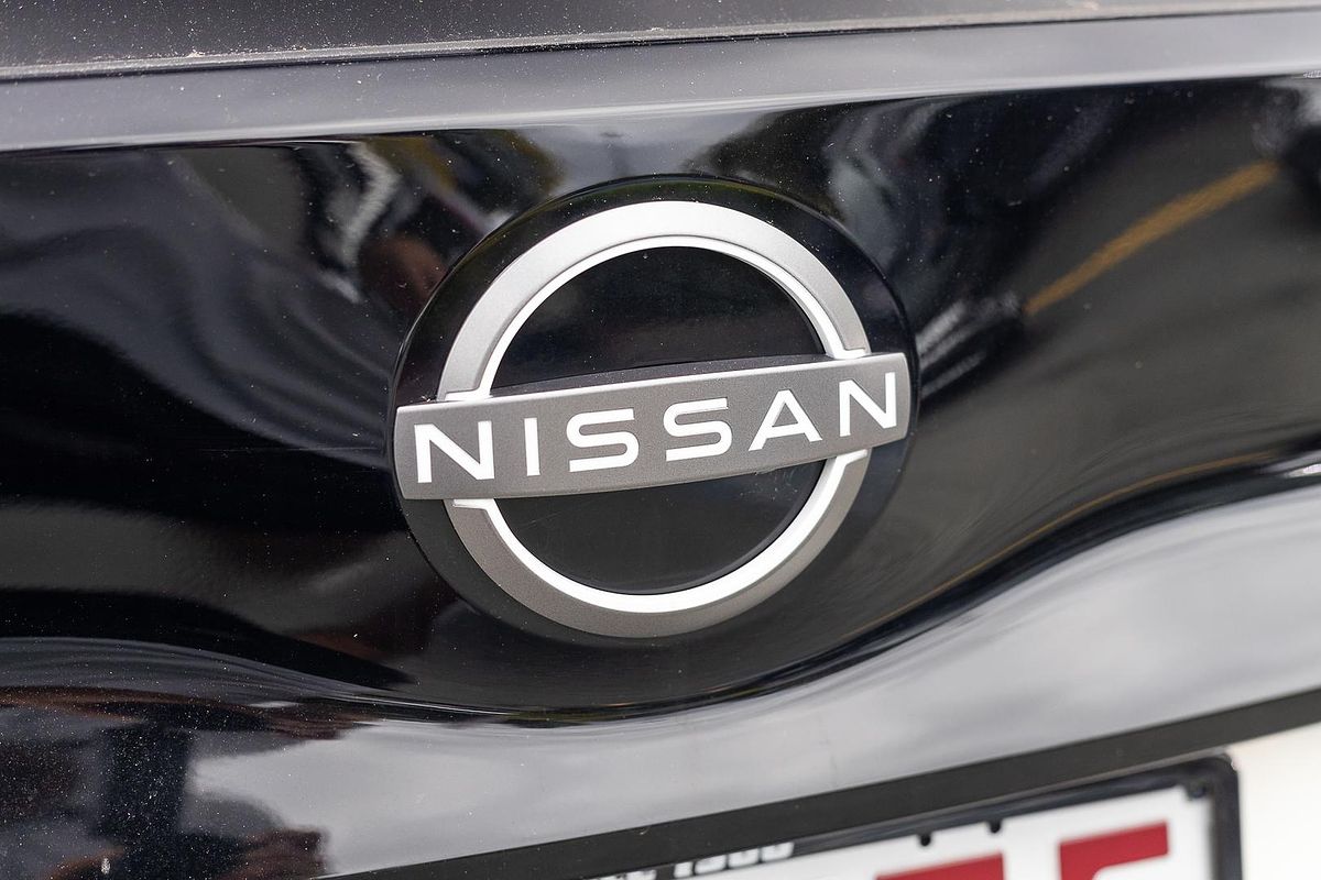 2023 Nissan LEAF ZE1