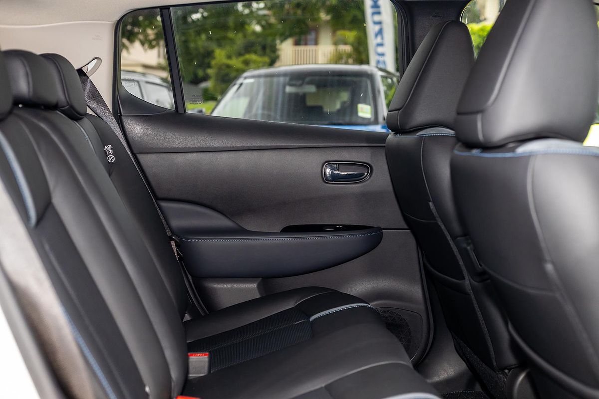 2023 Nissan LEAF ZE1