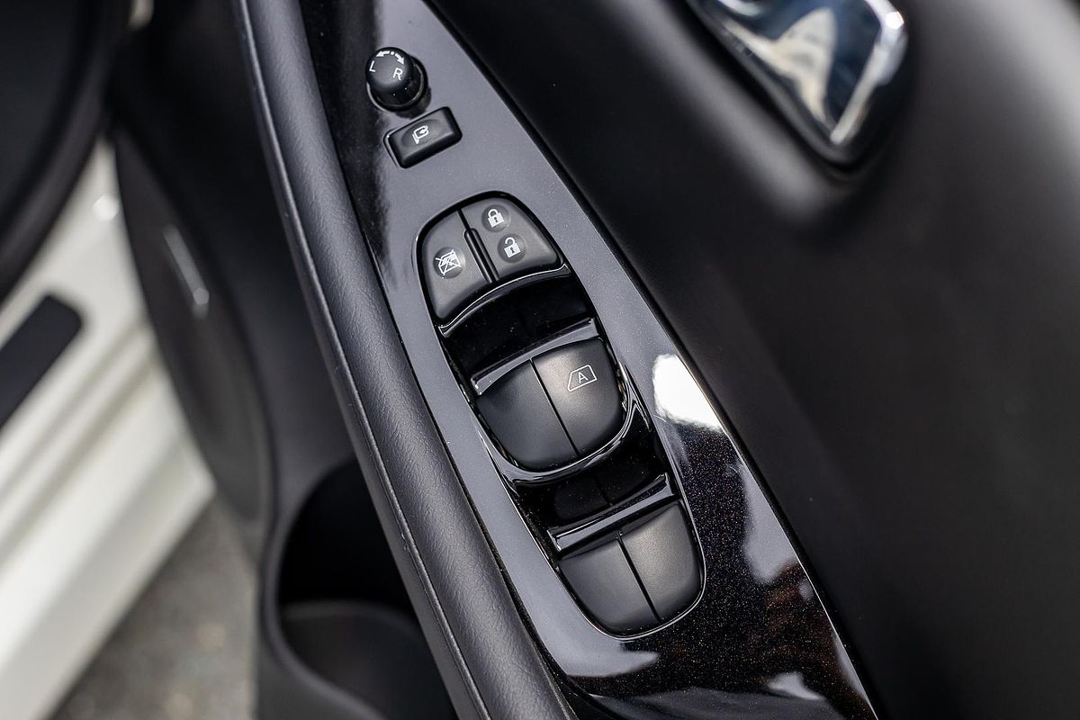 2023 Nissan LEAF ZE1