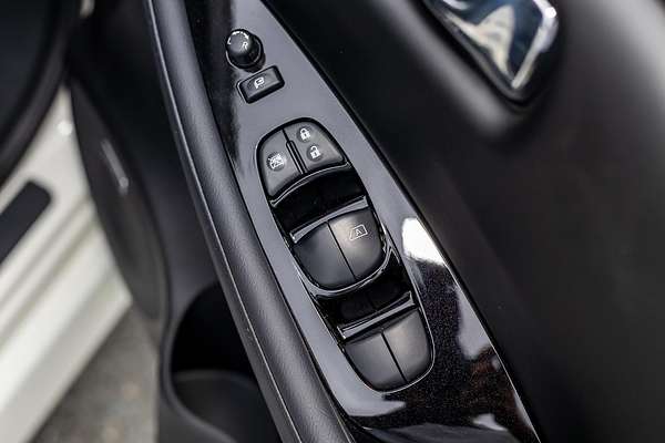 2023 Nissan LEAF ZE1