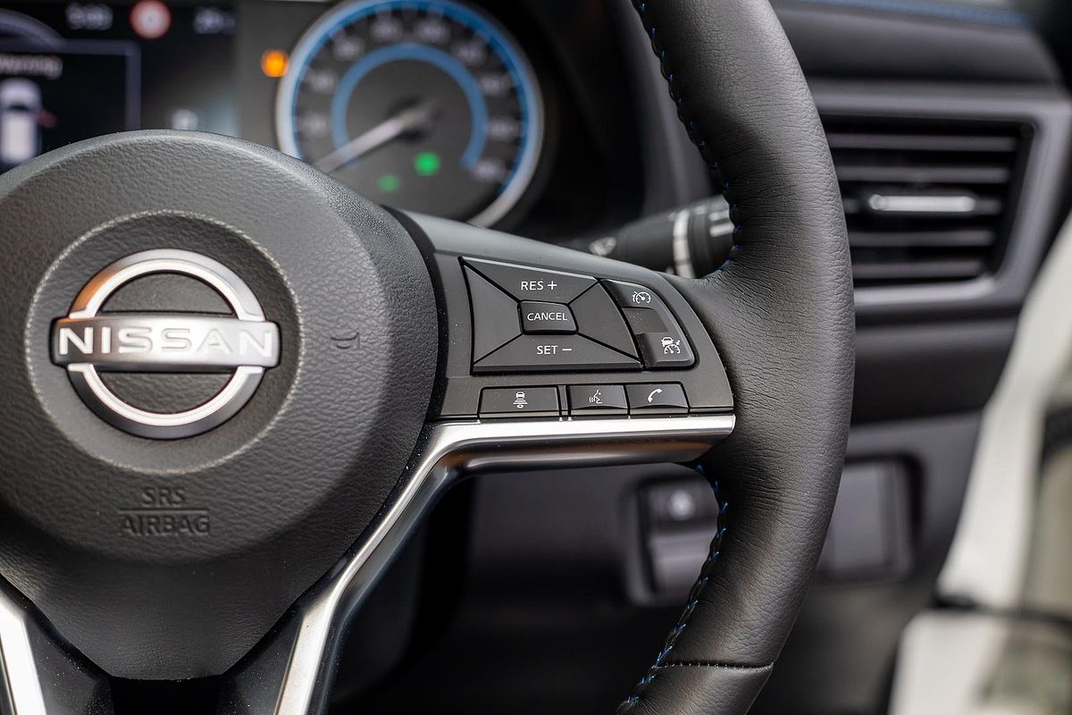 2023 Nissan LEAF ZE1