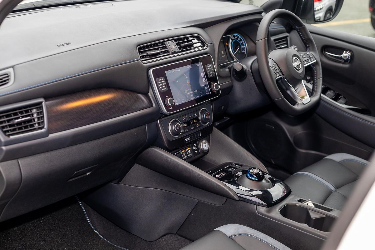 2023 Nissan LEAF ZE1