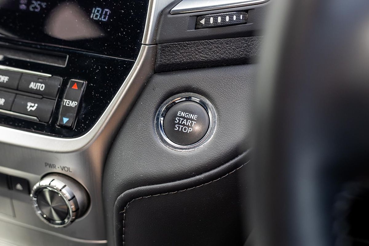 2021 Toyota Landcruiser VX VDJ200R
