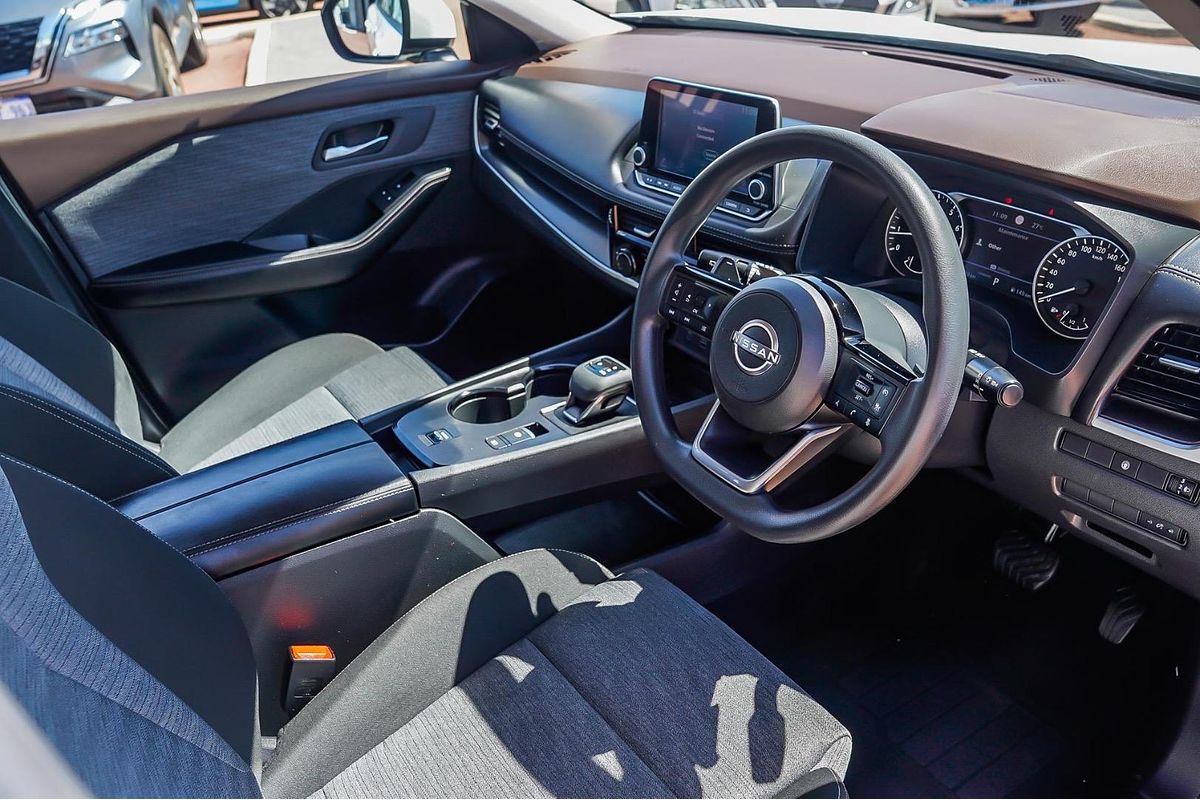 2024 Nissan X-TRAIL ST T33