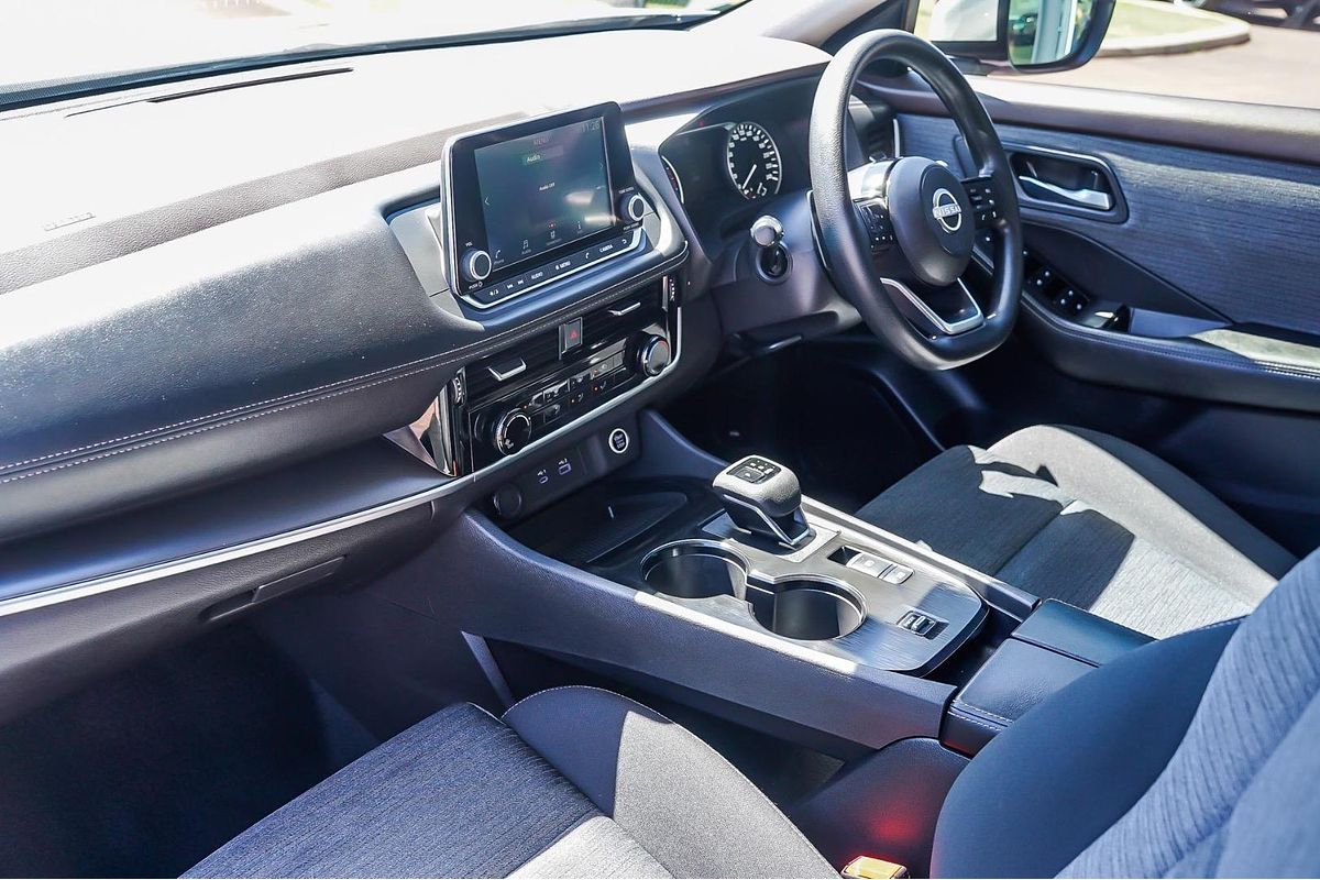 2024 Nissan X-TRAIL ST T33