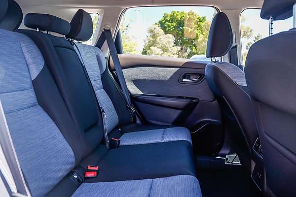2024 Nissan X-TRAIL ST T33