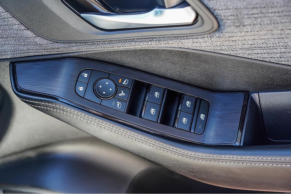 2024 Nissan X-TRAIL ST T33