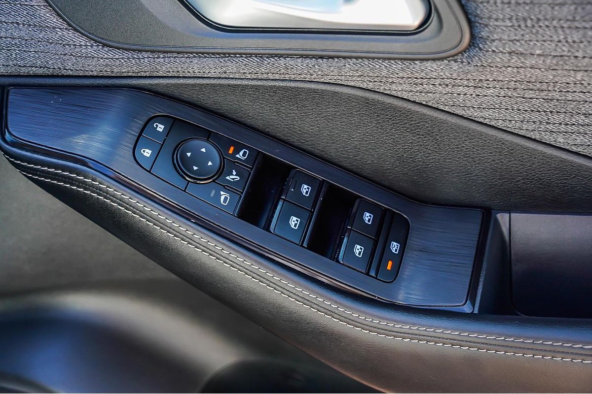 2024 Nissan X-TRAIL ST T33