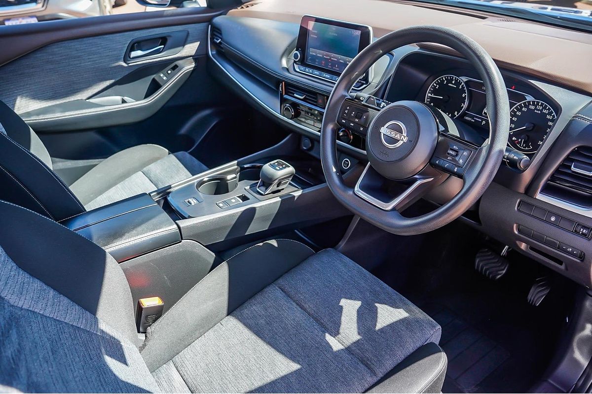 2024 Nissan X-TRAIL ST T33