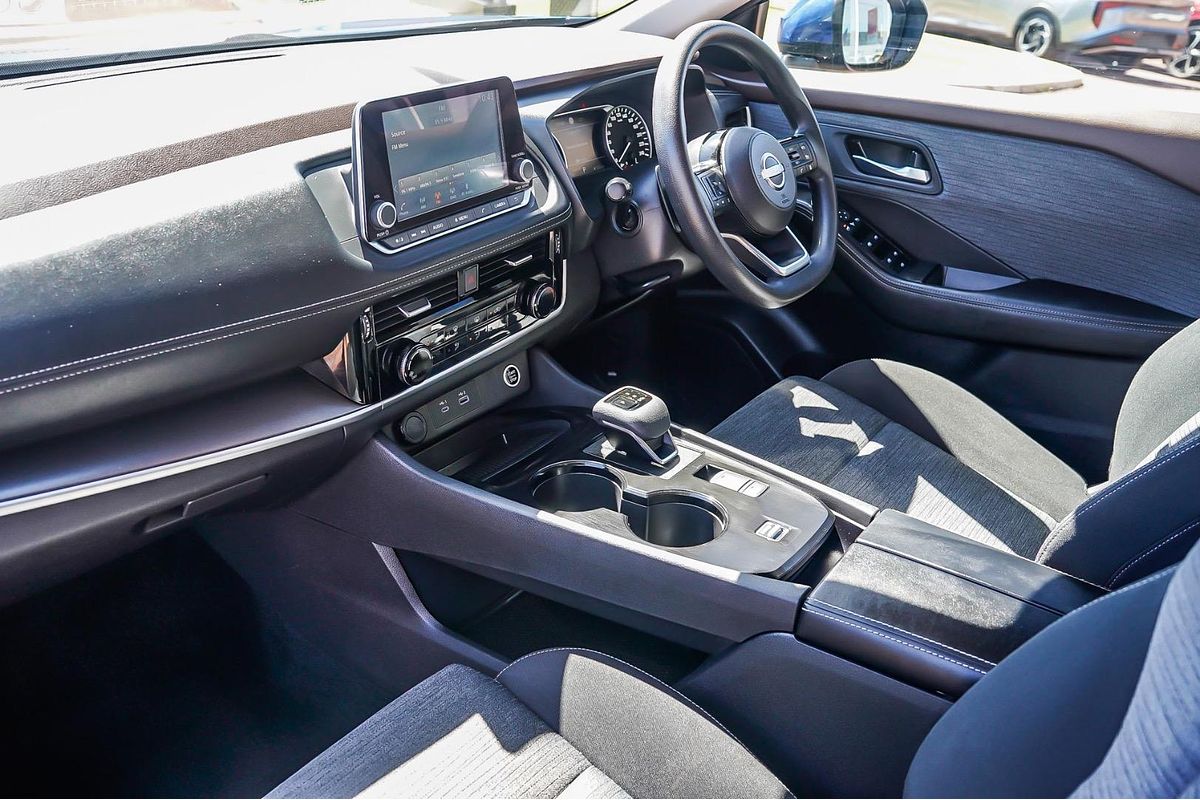 2024 Nissan X-TRAIL ST T33