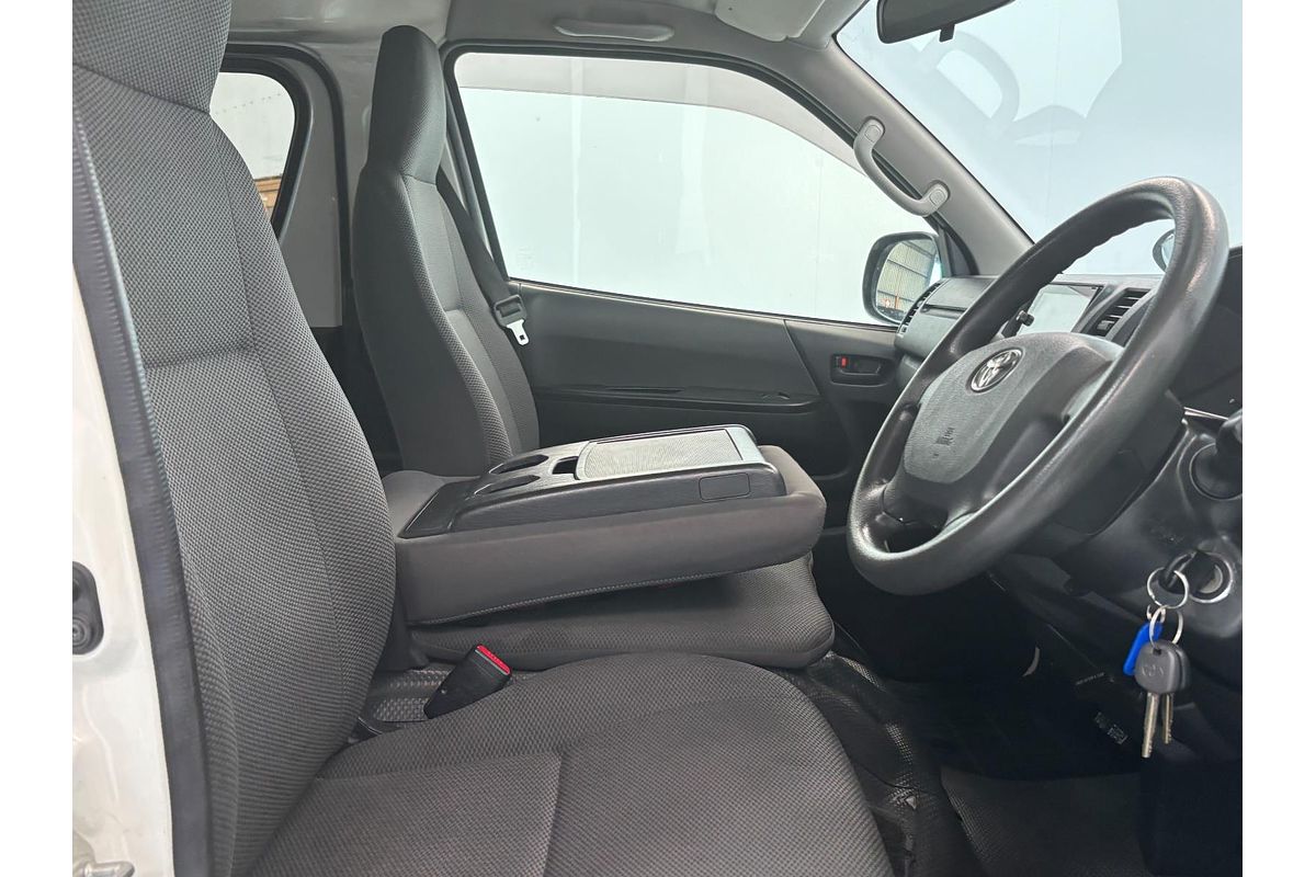 2016 Toyota Hiace GL TRH200