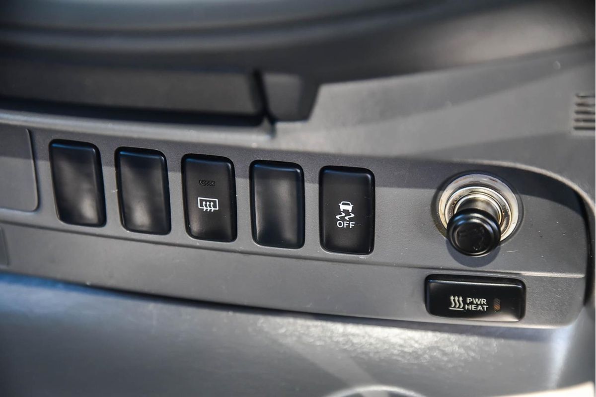 2013 Toyota Hilux SR KUN26R 4X4