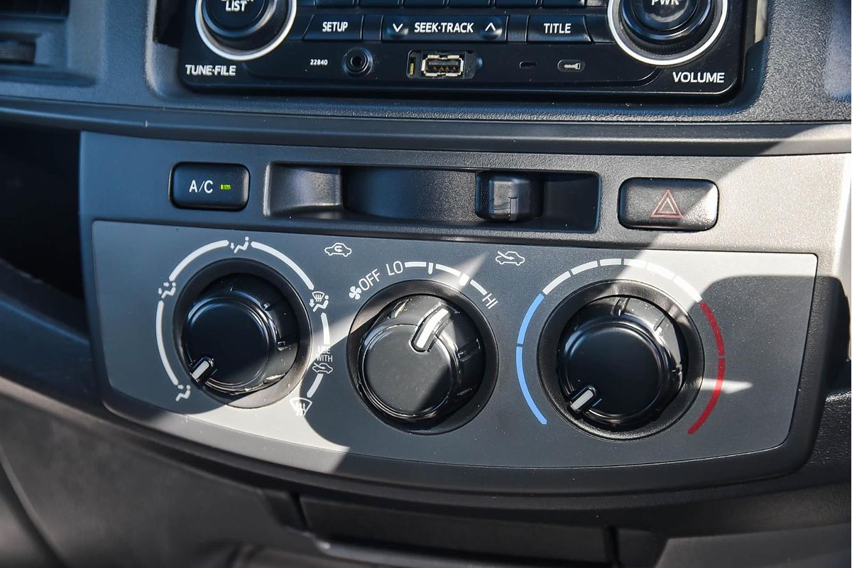 2013 Toyota Hilux SR KUN26R 4X4