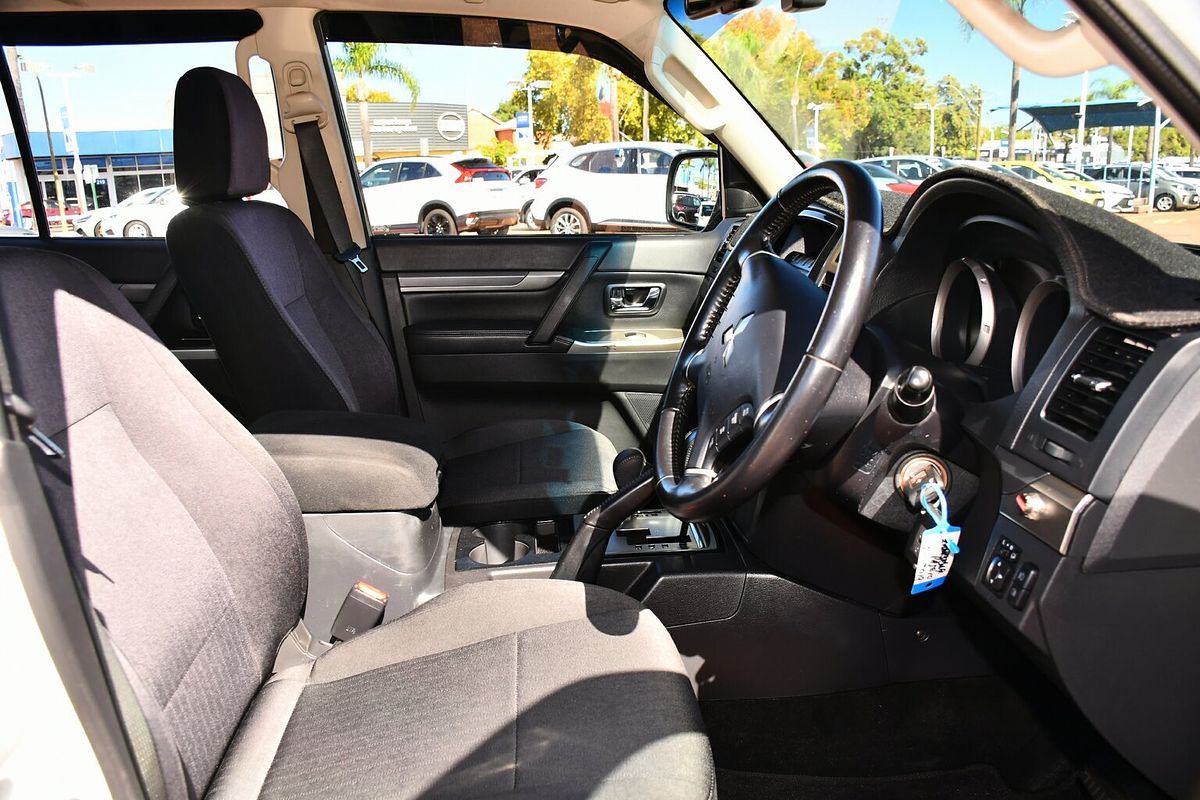 2021 Mitsubishi Pajero GLX NX