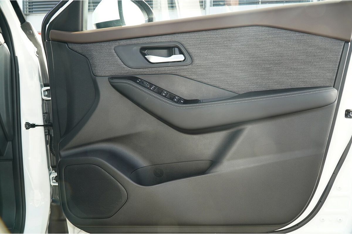 2025 Nissan X-TRAIL ST T33