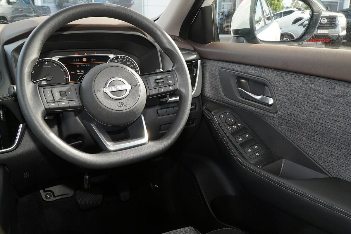 2025 Nissan X-TRAIL ST T33
