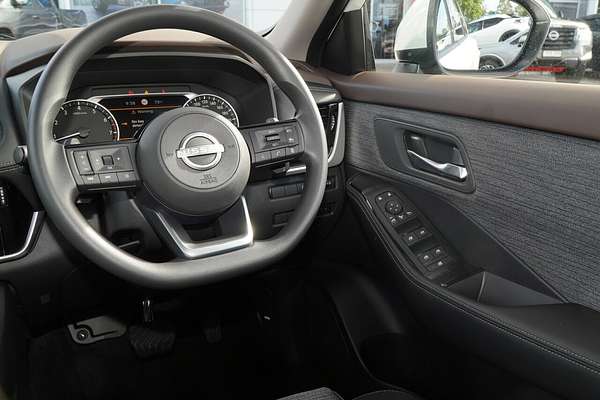 2025 Nissan X-TRAIL ST T33