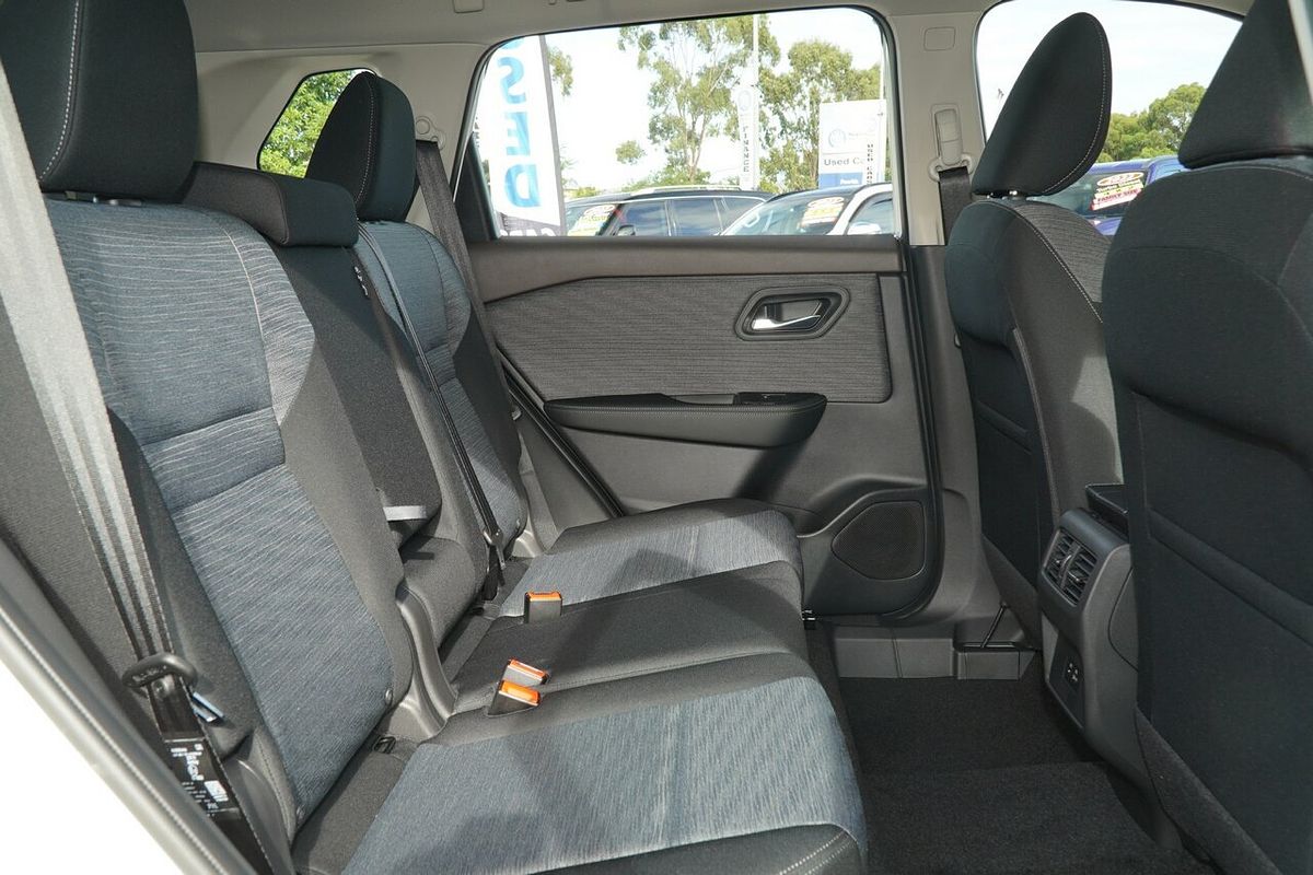 2025 Nissan X-TRAIL ST T33