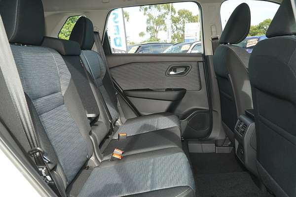 2025 Nissan X-TRAIL ST T33