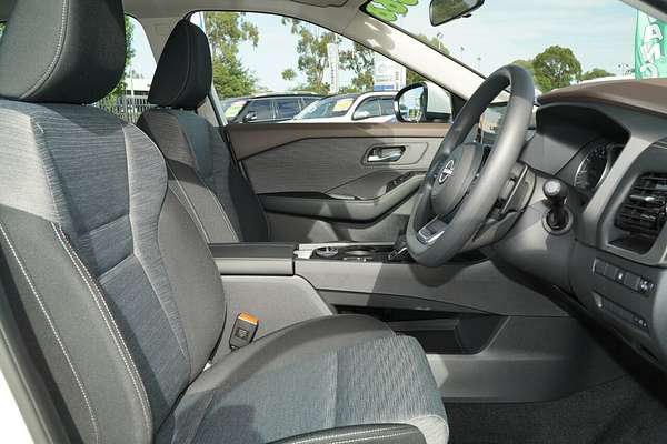 2025 Nissan X-TRAIL ST T33