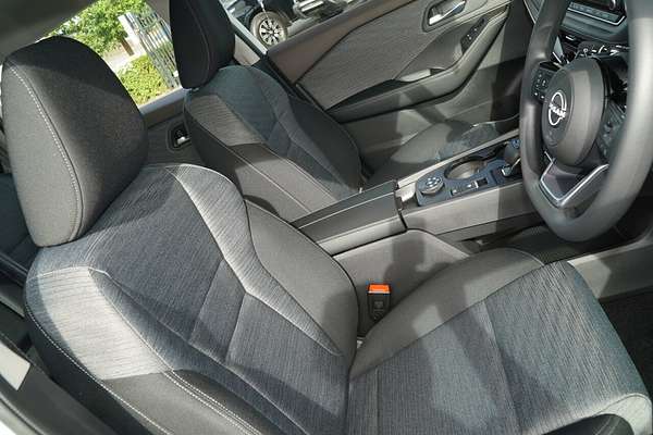 2025 Nissan X-TRAIL ST T33