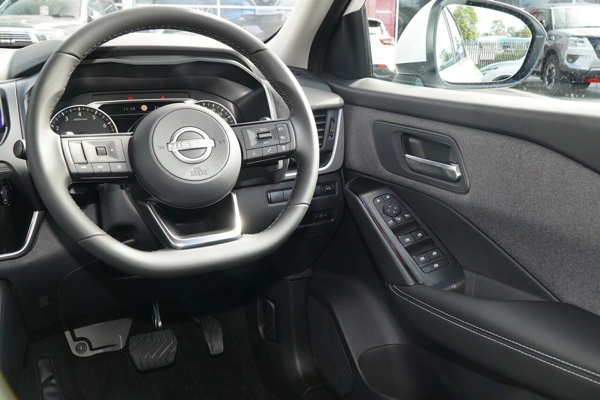 2025 Nissan QASHQAI ST J12