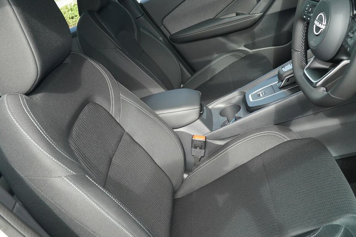 2025 Nissan QASHQAI ST J12