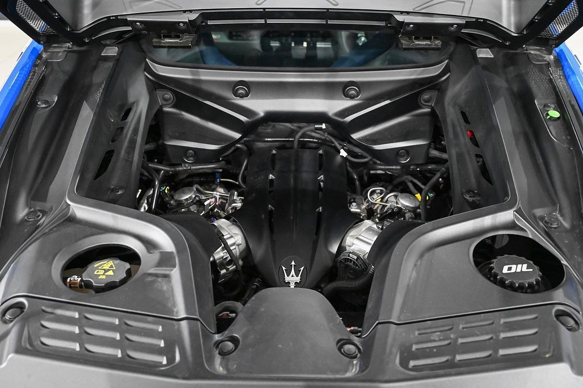 2022 Maserati MC20 M240