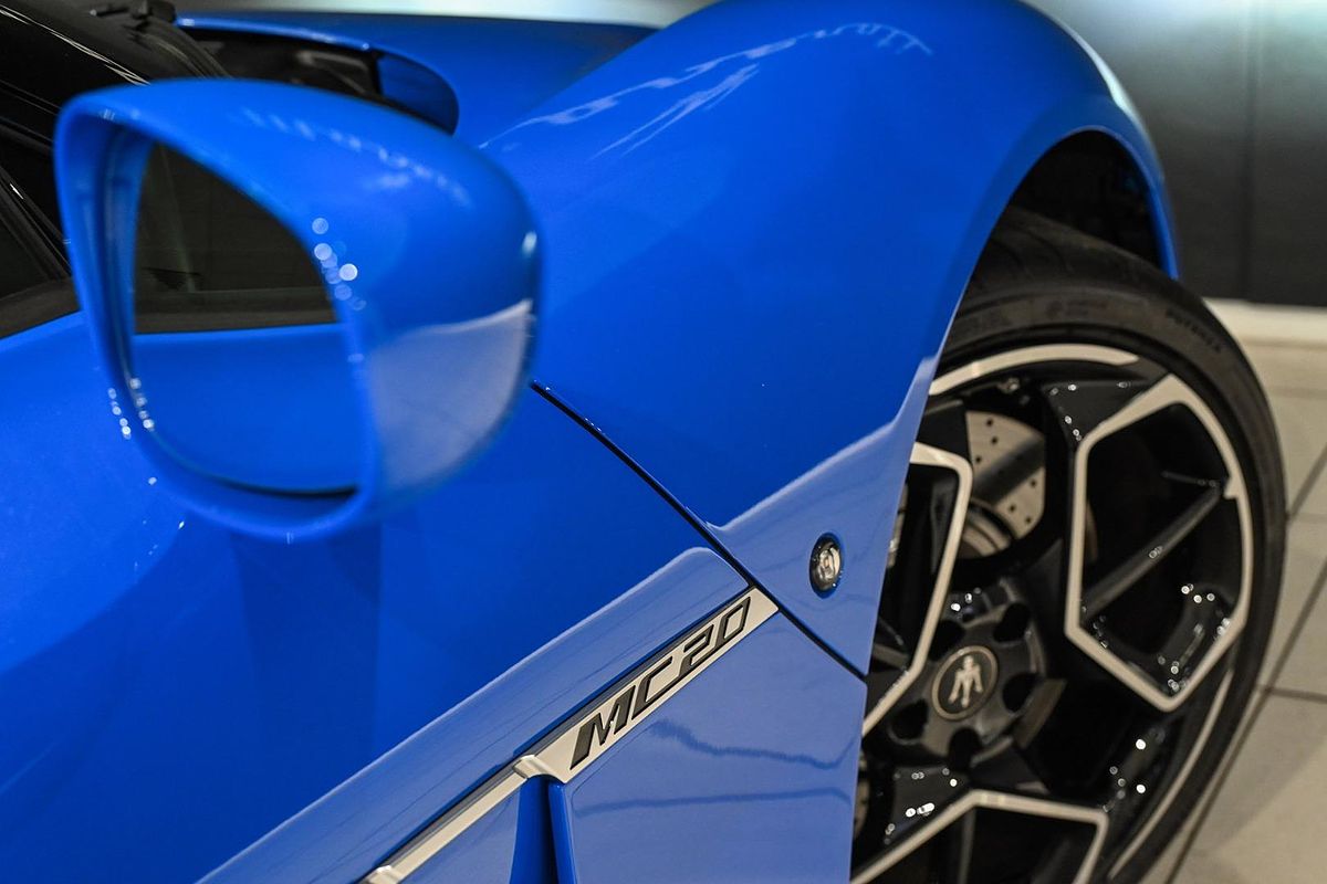 2022 Maserati MC20 M240