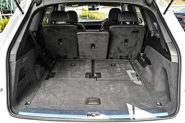 2024 Audi Q7 50 TDI S line 4M