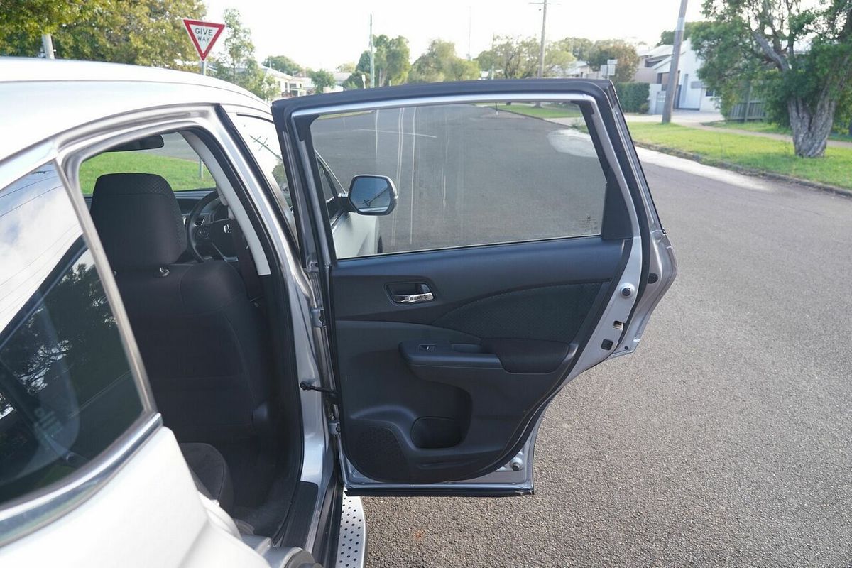 2016 Honda CR-V LE (4x4) 30 Series 2 MY17