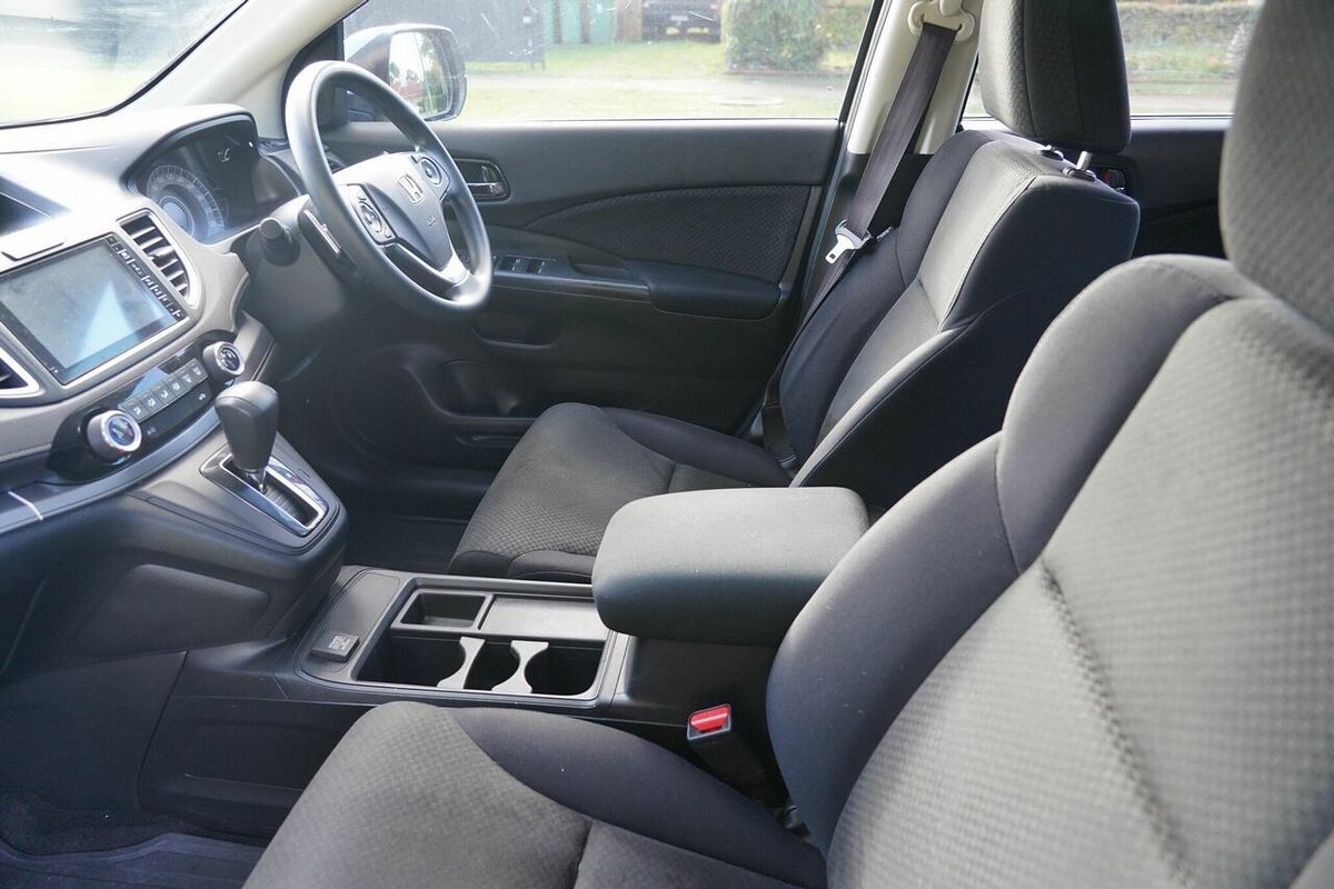 2016 Honda CR-V LE (4x4) 30 Series 2 MY17