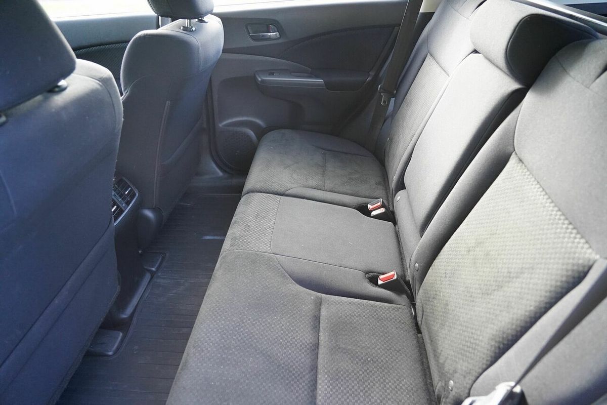 2016 Honda CR-V LE (4x4) 30 Series 2 MY17
