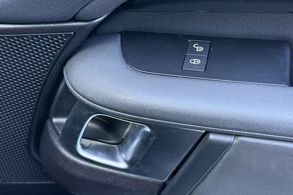 2017 Land Rover Discovery TD6 SE Series 5