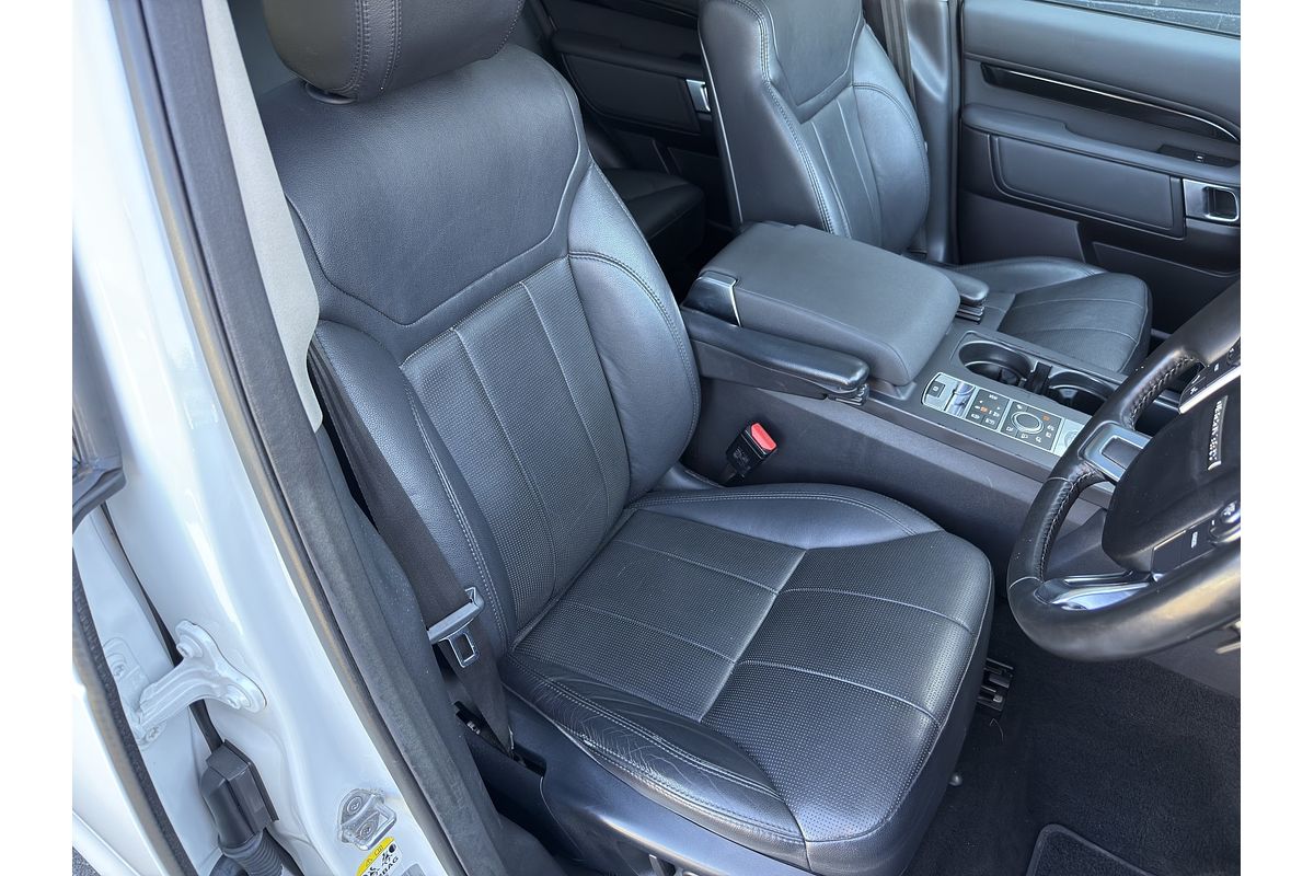 2017 Land Rover Discovery TD6 SE Series 5