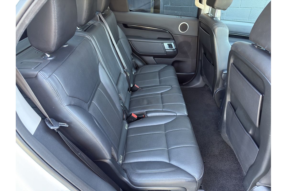 2017 Land Rover Discovery TD6 SE Series 5