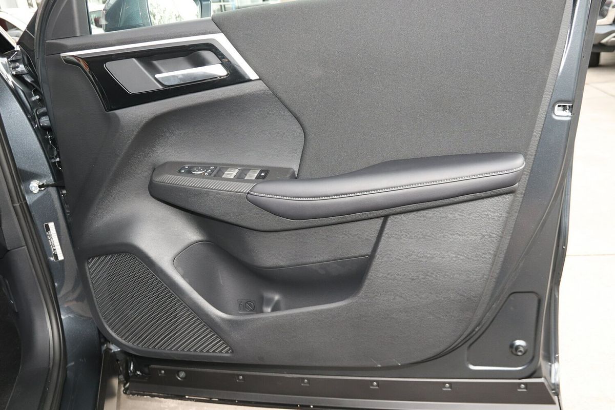 2024 Mitsubishi Outlander LS ZM