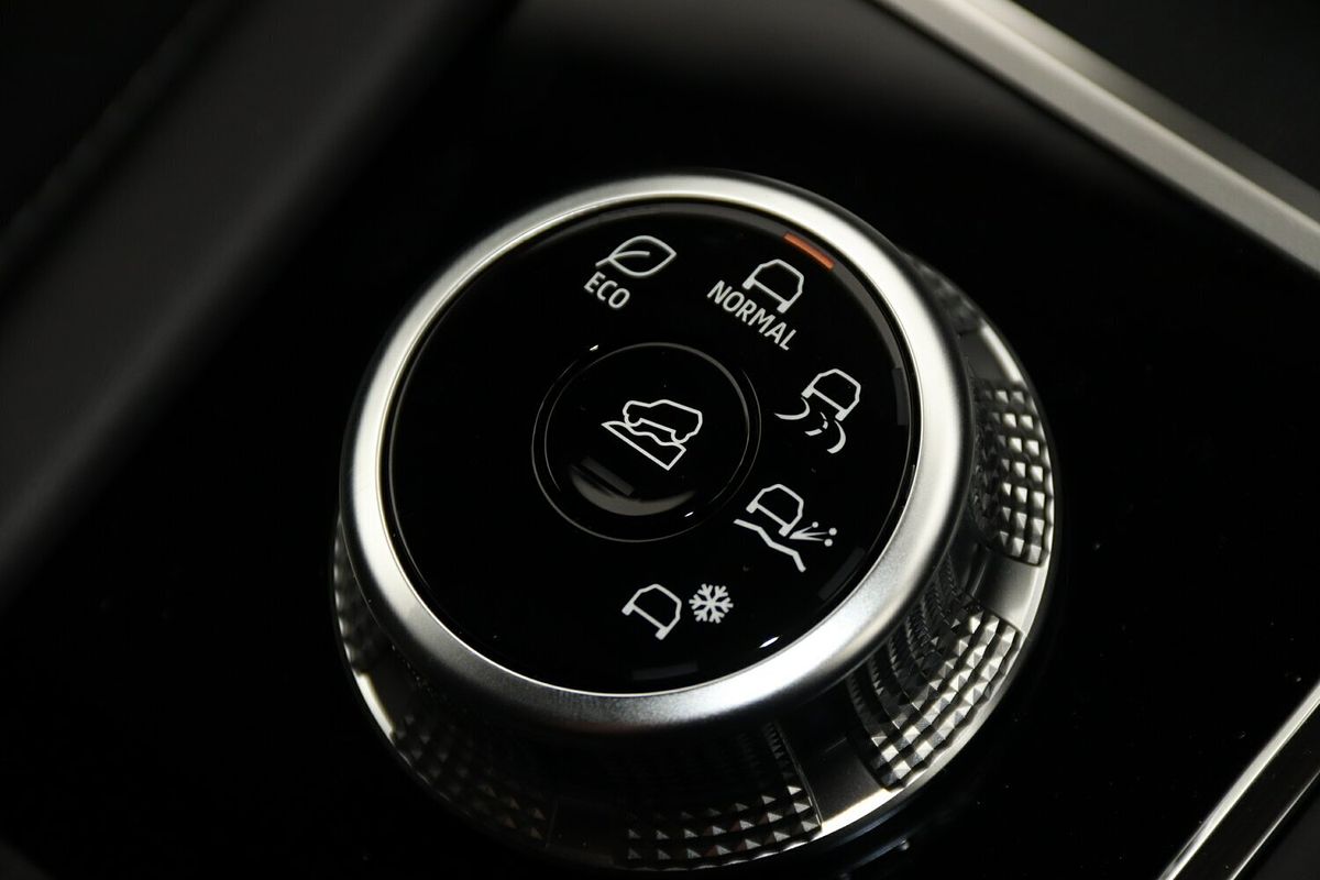 2024 Mitsubishi Outlander LS ZM