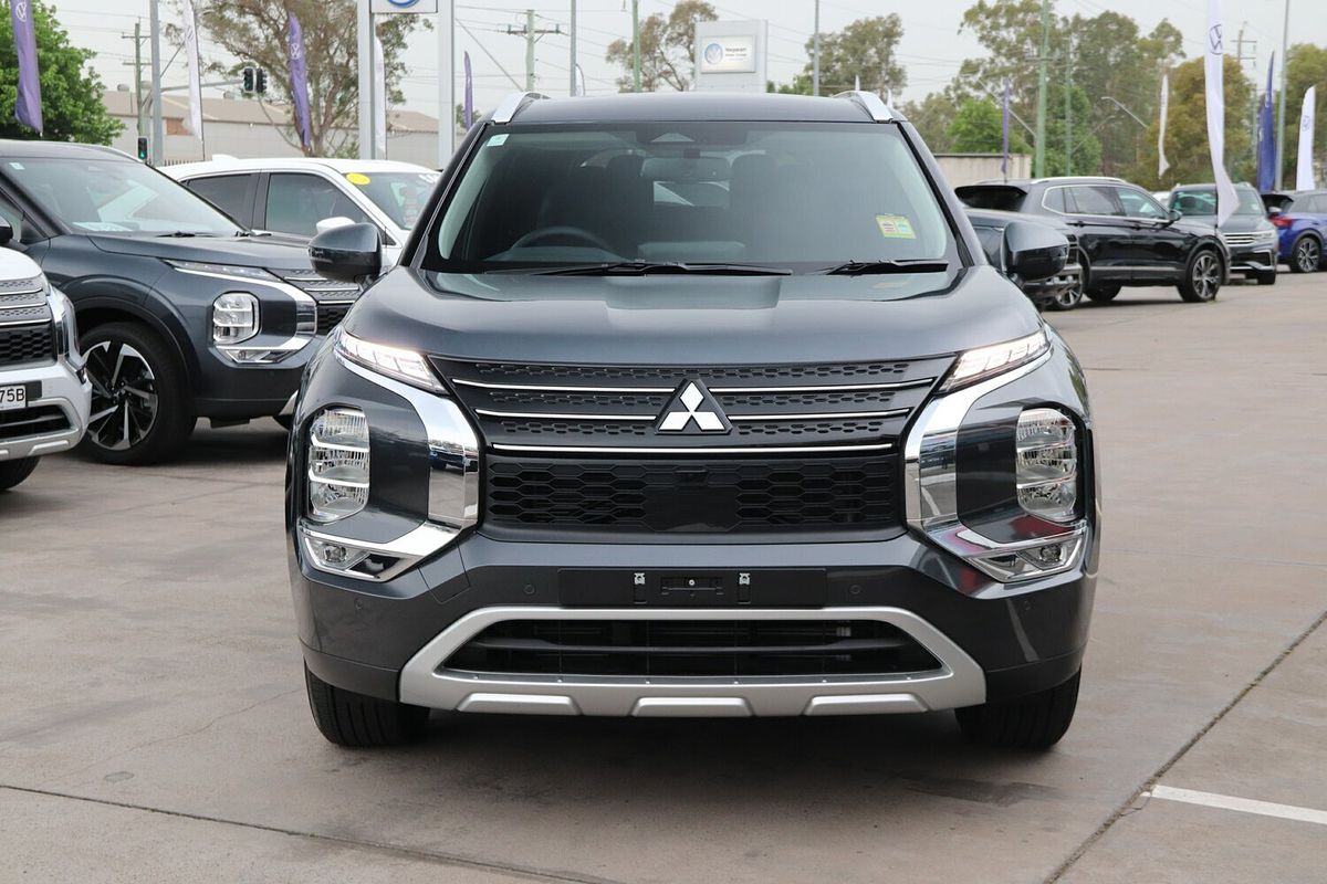 2024 Mitsubishi Outlander LS ZM