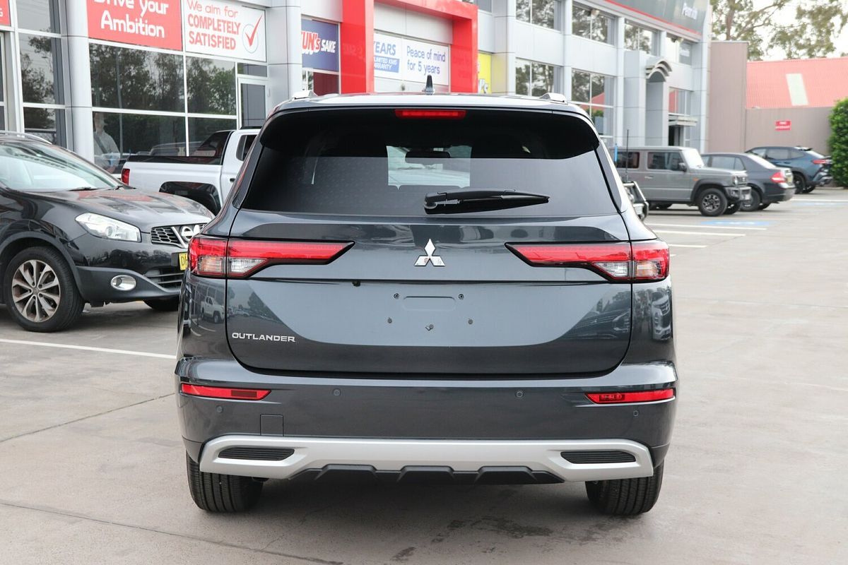2024 Mitsubishi Outlander LS ZM